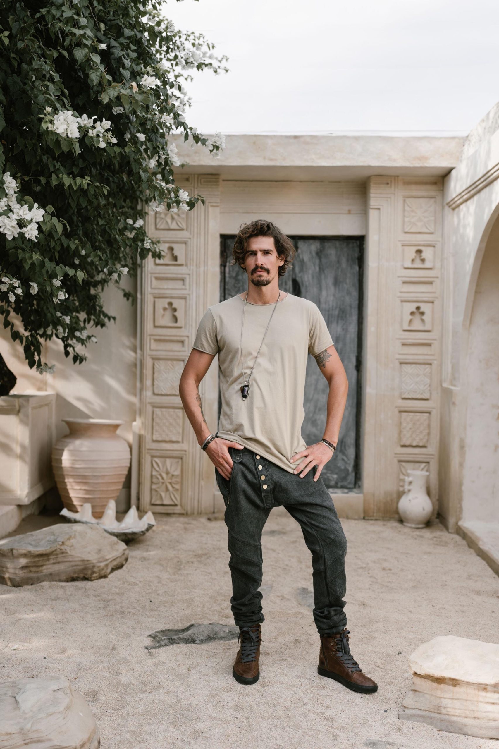 Valo Fit Organic Cotton Tee: Slim Crew Neck