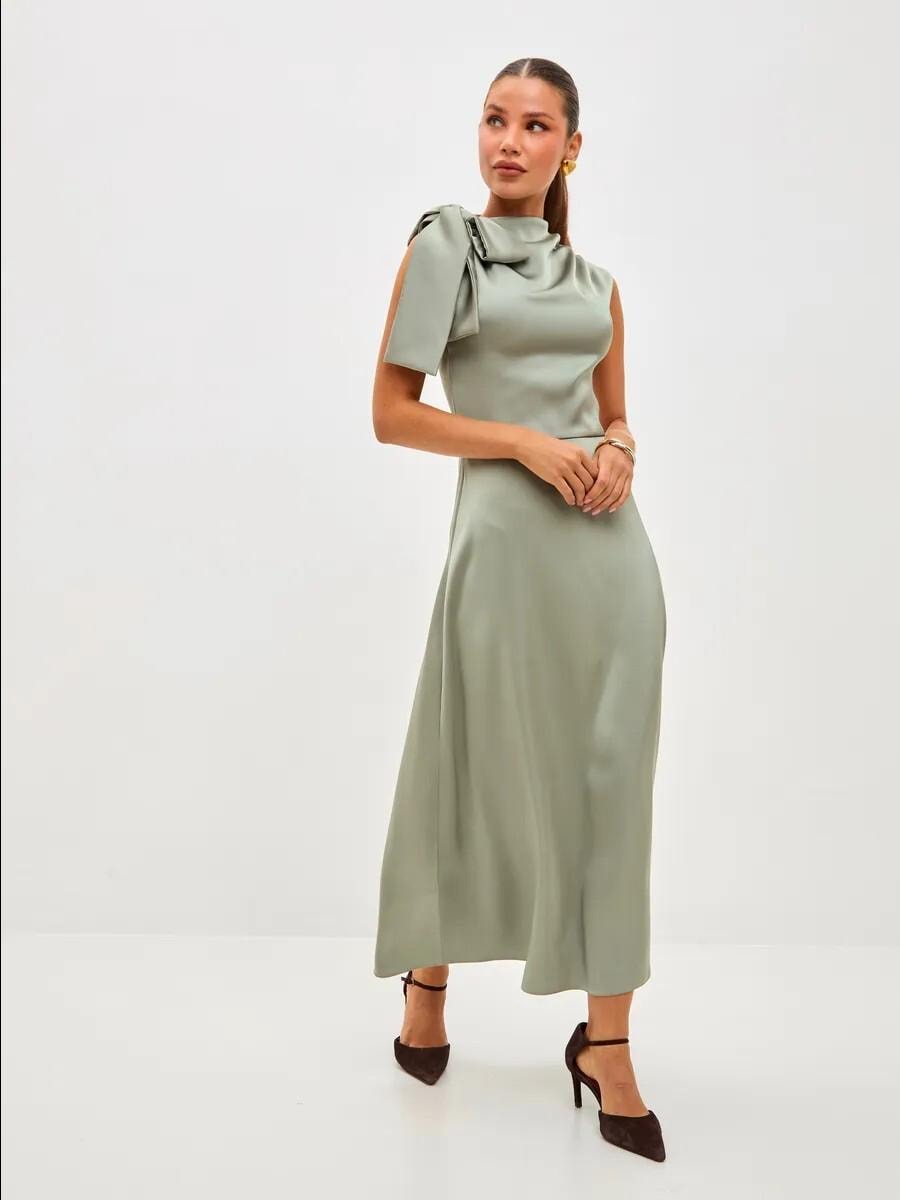 Elegant Green Silk Dress With Bow Detail For Elegant Green Silk Dress With Bow Detail For